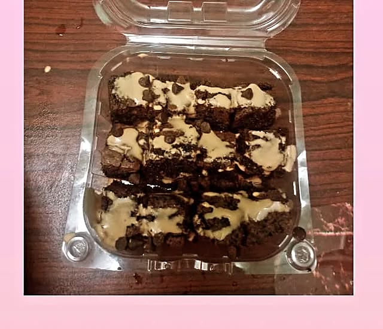 Brownie bites with chocolate drip