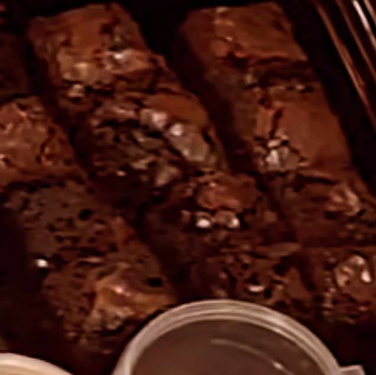 Brownie pieces with chocolate dips
